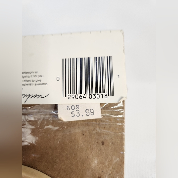 Designs for the Needle Counted Cross Stitch Kit 3018 PRAYING HANDS - Picture 8 of 13